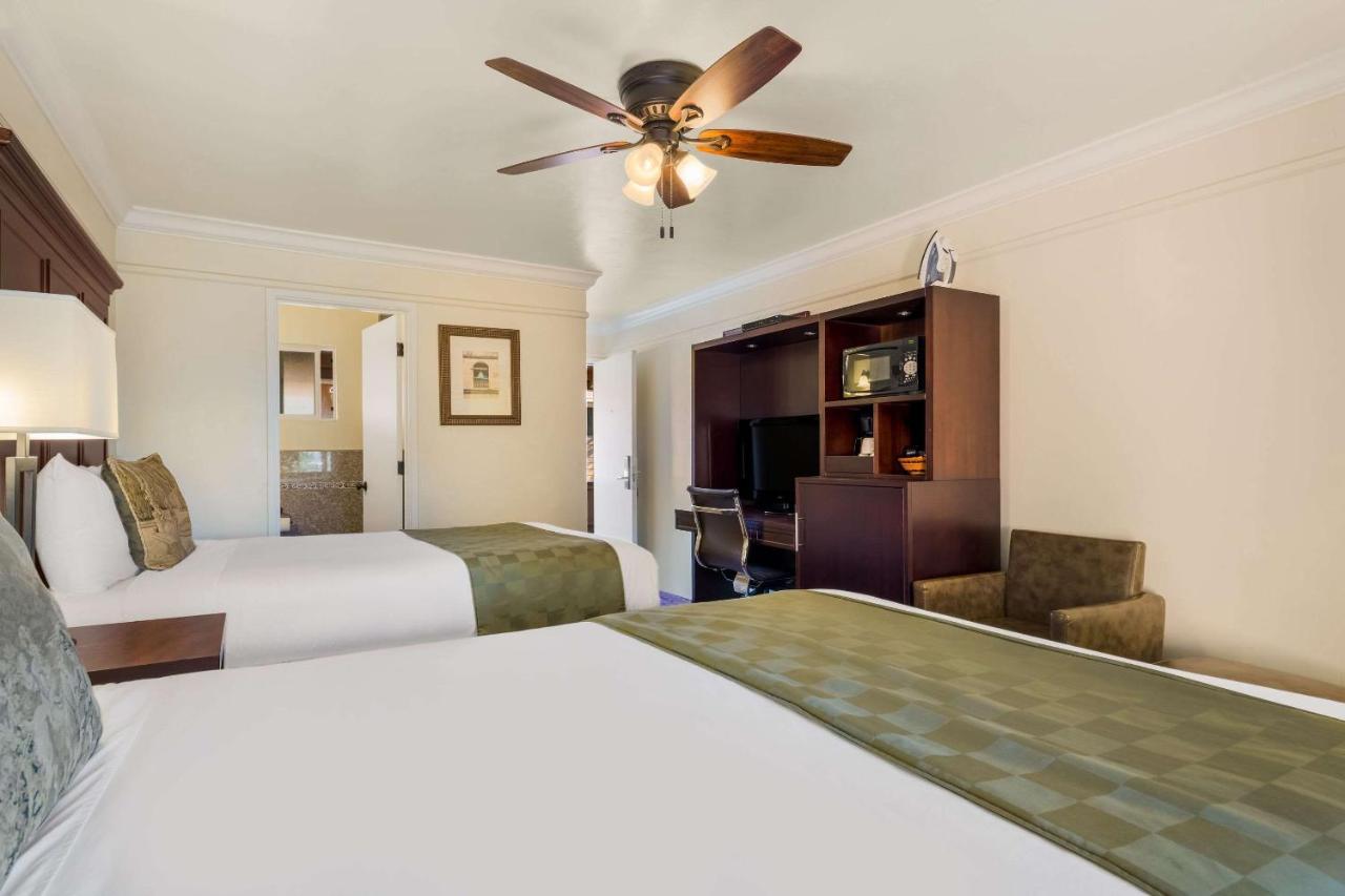 Clarion Collection Carmel Oaks Inn Exterior foto